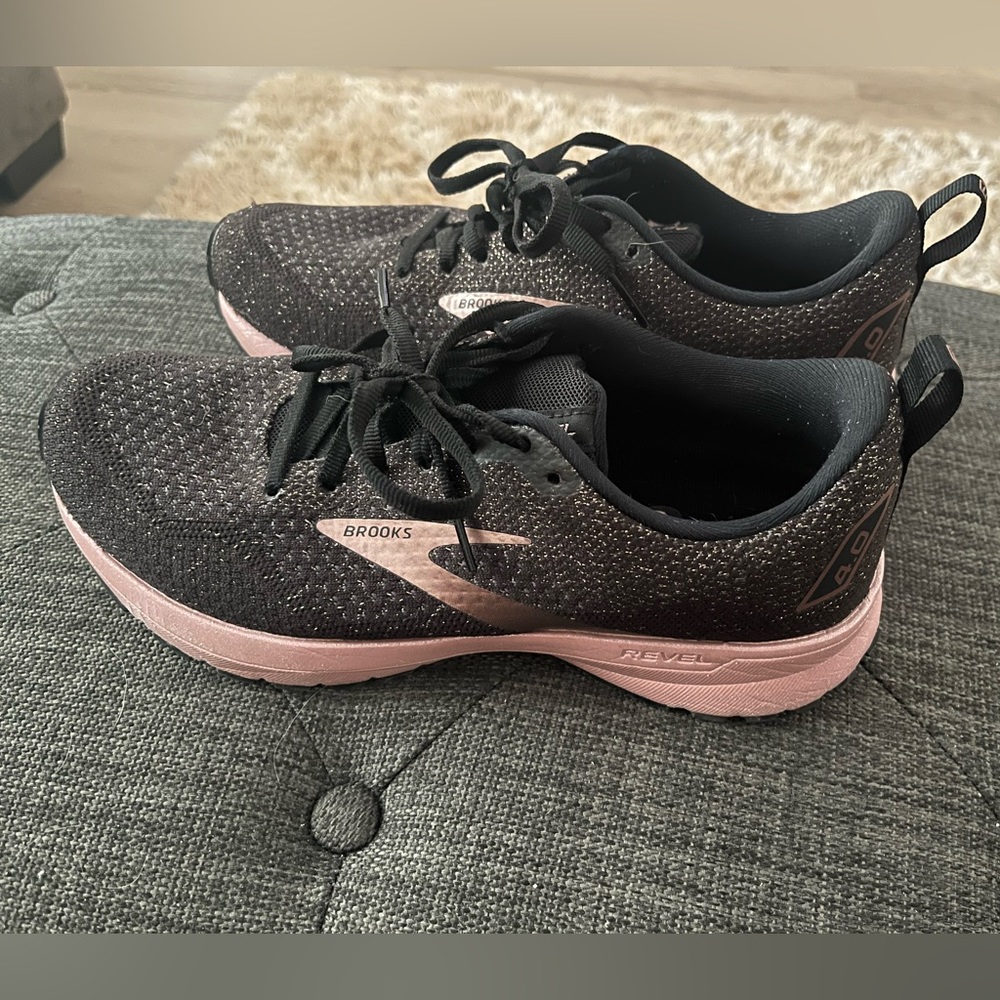 Brooks Revel 4.0 running shoes